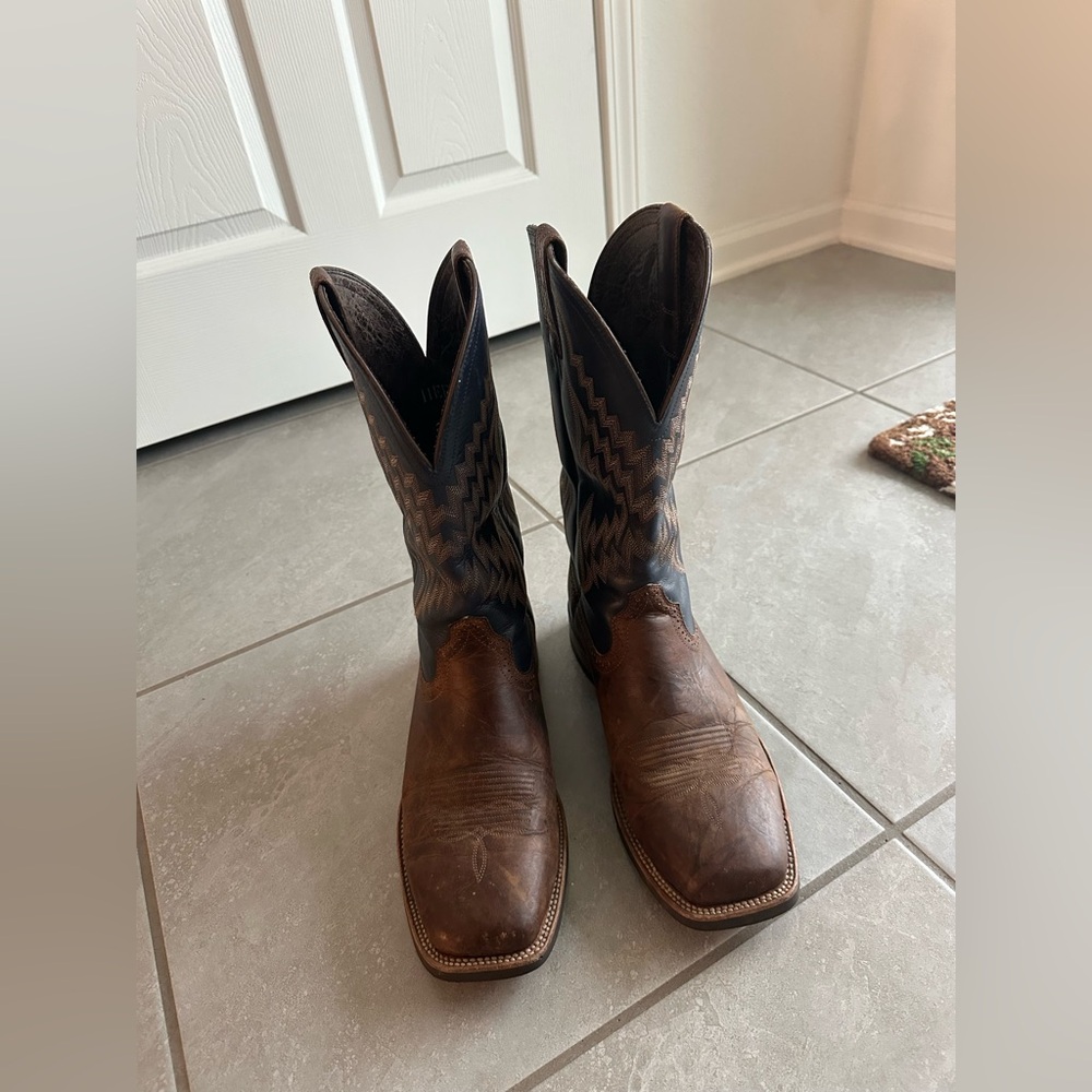 ARIAT MEN'S TYCOON WESTERN PERFORMANCE BOOTS - BROAD SQUARE TOE - Picture 6 of 9